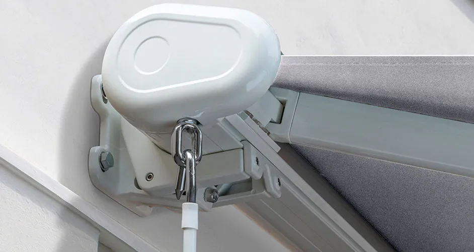 Types of Retractable Awnings